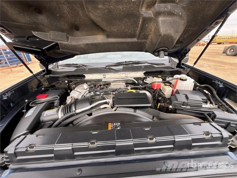 Chevrolet Silverado 3500HD LT 4x4 Crew Cab Pickup Övriga bilar