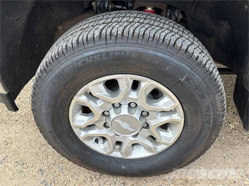 Chevrolet Silverado 3500HD LT 4x4 Crew Cab Pickup Övriga bilar