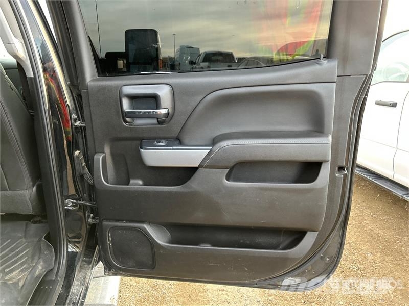 Chevrolet Silverado 3500HD Z71 4x4 Crew Cab Pickup أخرى