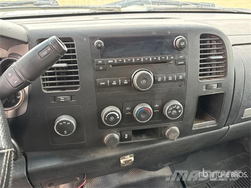 Chevrolet Silverado 3500HD Flatbed/Dropside trucks