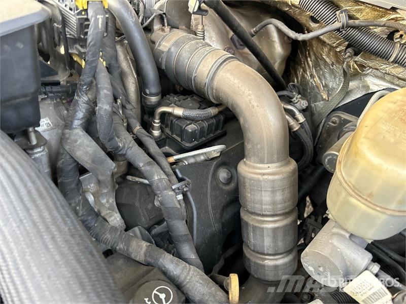 Chevrolet Silverado 3500HD Z71 4x4 Crew Cab Pickup أخرى