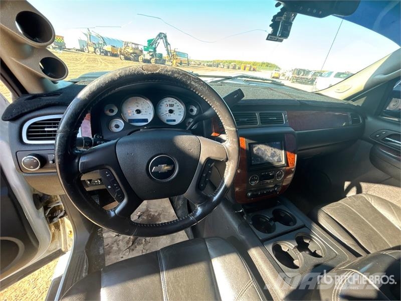 Chevrolet Silverado 3500HD 4x4 Crew Cab Pickup Andere Transporter