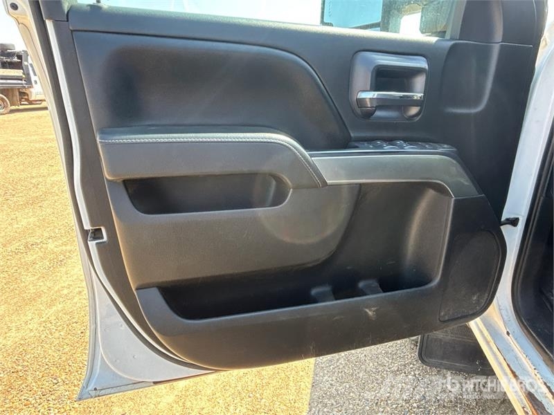 Chevrolet Silverado 3500HD شاحنات مسطحة/مفصلية الجوانب