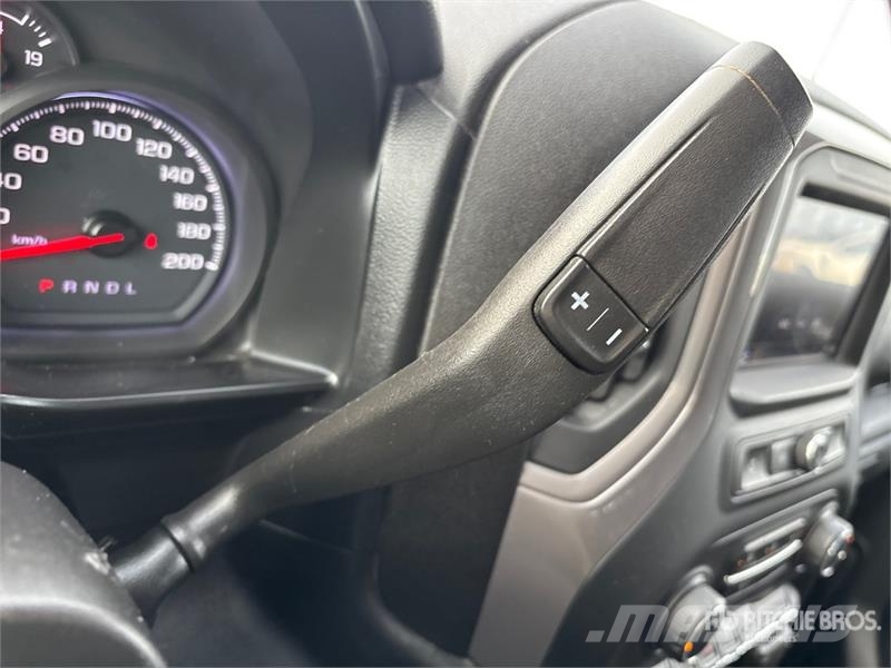 Chevrolet Silverado 3500HD Plošinové nákladné automobily/nákladné automobily so sklápacími bočnicami