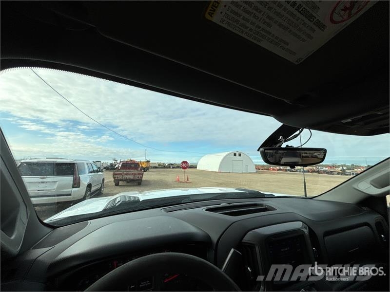 Chevrolet Silverado 3500HD Plošinové nákladné automobily/nákladné automobily so sklápacími bočnicami
