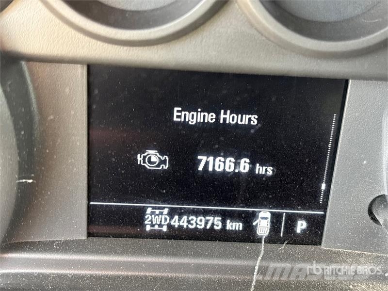 Chevrolet Silverado 3500HD Plošinové nákladné automobily/nákladné automobily so sklápacími bočnicami