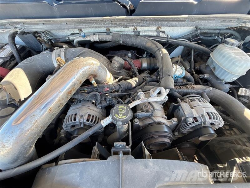Chevrolet Silverado 3500HD 4x4 Crew Cab Pickup Andre varebiler