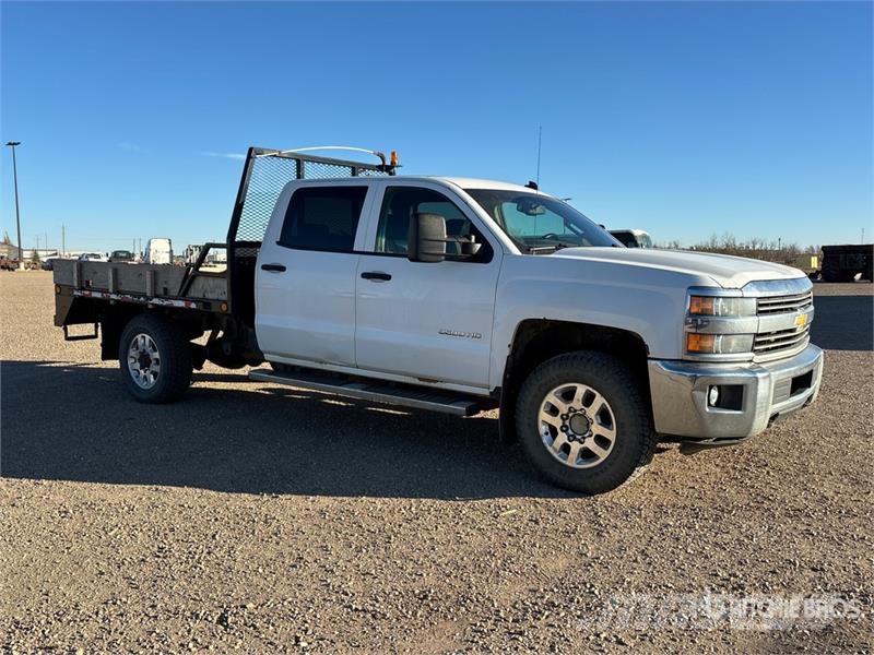 Chevrolet Silverado 3500HD Вантажівки-платформи/бокове розвантаження