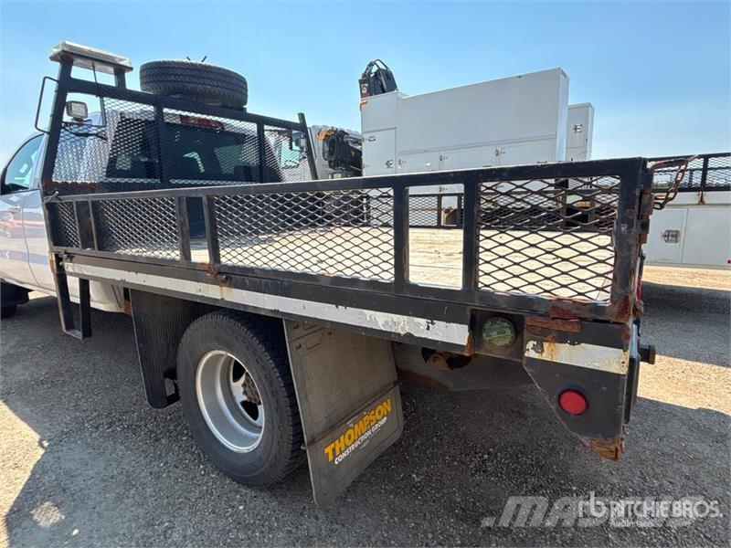 Chevrolet Silverado 3500HD شاحنات مسطحة/مفصلية الجوانب