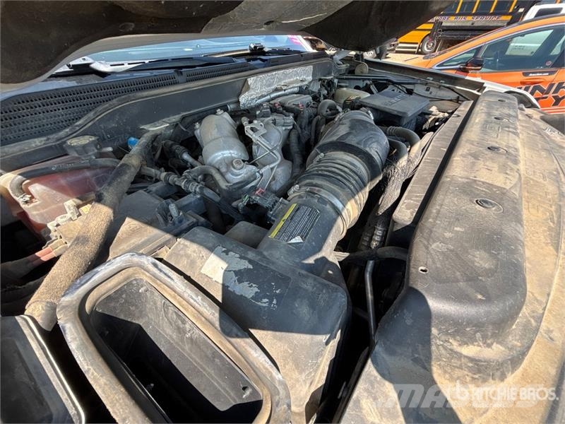 Chevrolet Silverado 3500HD شاحنات مسطحة/مفصلية الجوانب