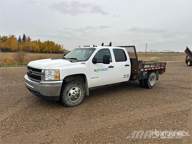 Chevrolet Silverado 3500HD 平板式/側卸式卡車