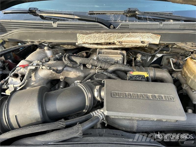Chevrolet Silverado 3500HD Z71 4x4 Crew Cab Pickup أخرى