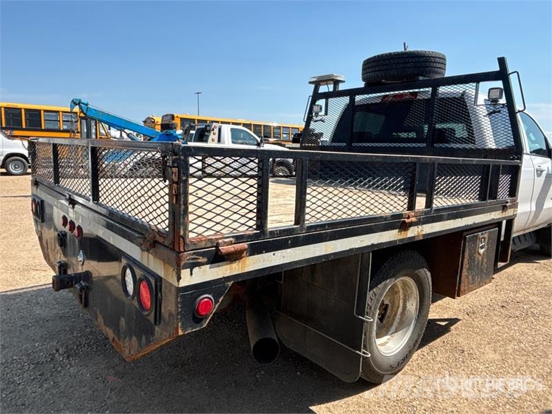 Chevrolet Silverado 3500HD شاحنات مسطحة/مفصلية الجوانب