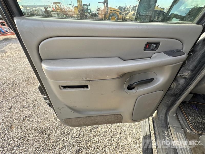 Chevrolet SILVERADO 3500 4x4 Crew Cab Pickup Citi