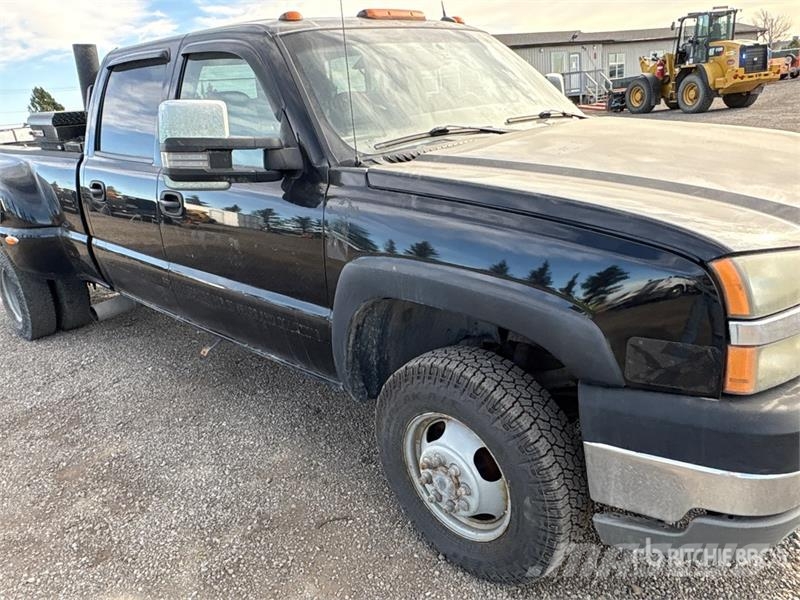 Chevrolet SILVERADO 3500 4x4 Crew Cab Pickup Citi
