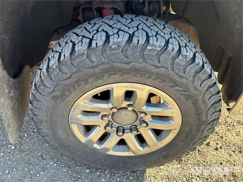 Chevrolet Silverado 3500HD LT 4x4 Crew Cab Pickup Ostalo