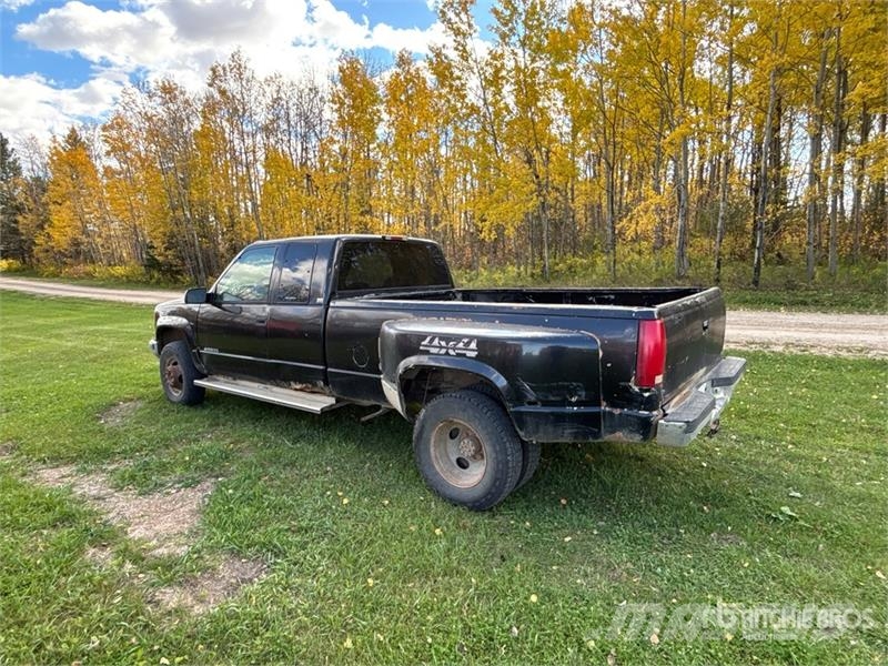 Chevrolet Silverado 3500 4x4 Crew Cab Pickup Otros