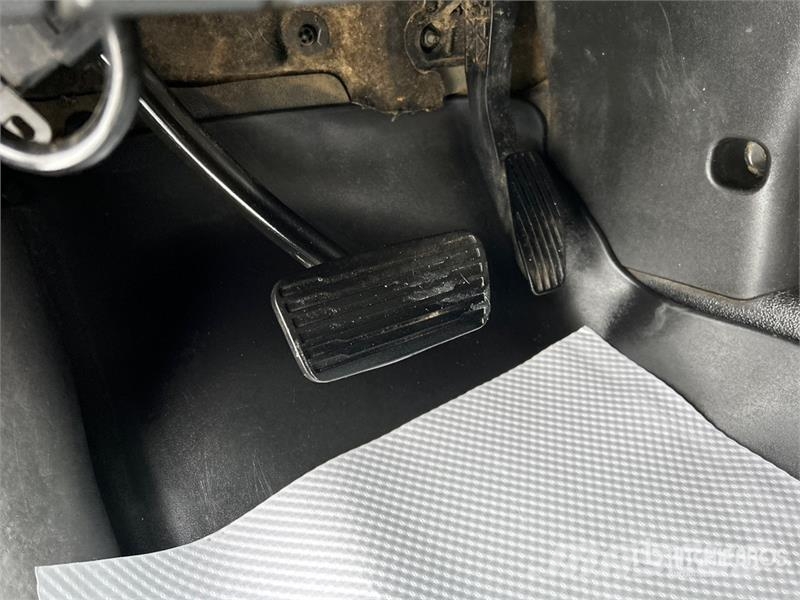 Chevrolet Silverado 3500HD Z71 4x4 Crew Cab Pickup Outro