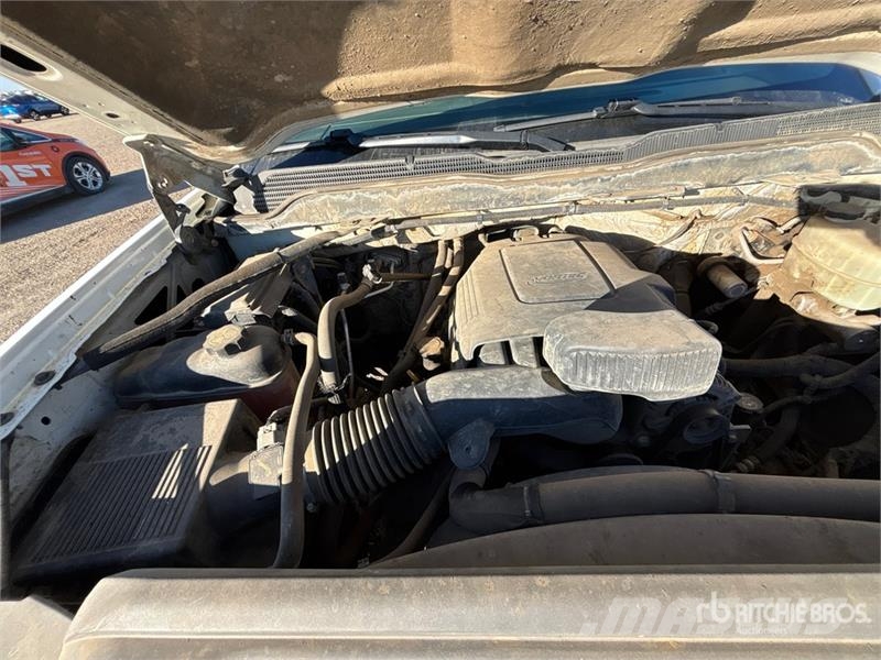 Chevrolet Silverado 3500HD Вантажівки-платформи/бокове розвантаження