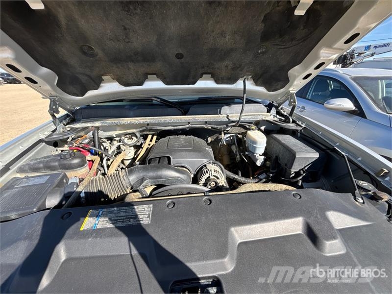 Chevrolet Silverado 3500HD 4x4 Crew Cab Pickup Ostalo