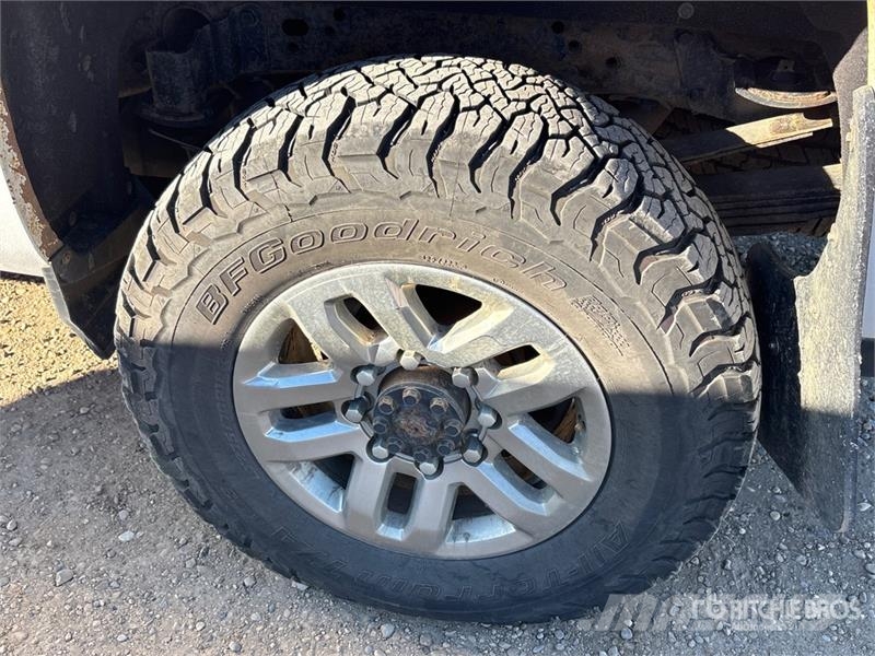 Chevrolet Silverado 3500HD LT 4x4 Crew Cab Pickup Ostalo