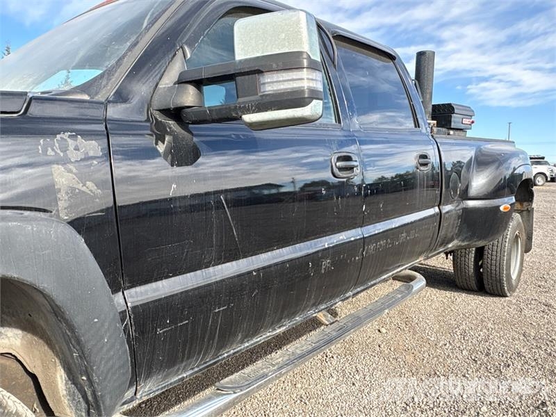 Chevrolet SILVERADO 3500 4x4 Crew Cab Pickup Citi