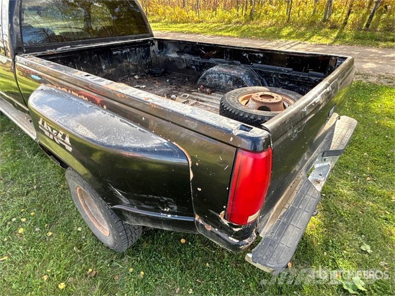Chevrolet Silverado 3500 4x4 Crew Cab Pickup Otros