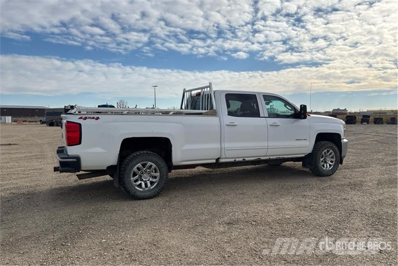 Chevrolet Silverado 3500HD 4x4 Crew Cab Pickup Citi