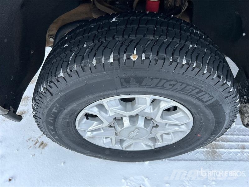 Chevrolet Silverado 3500HD Z71 4x4 Crew Cab Pickup Outro