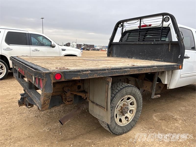 Chevrolet Silverado 3500HD Flatbed/Dropside trucks
