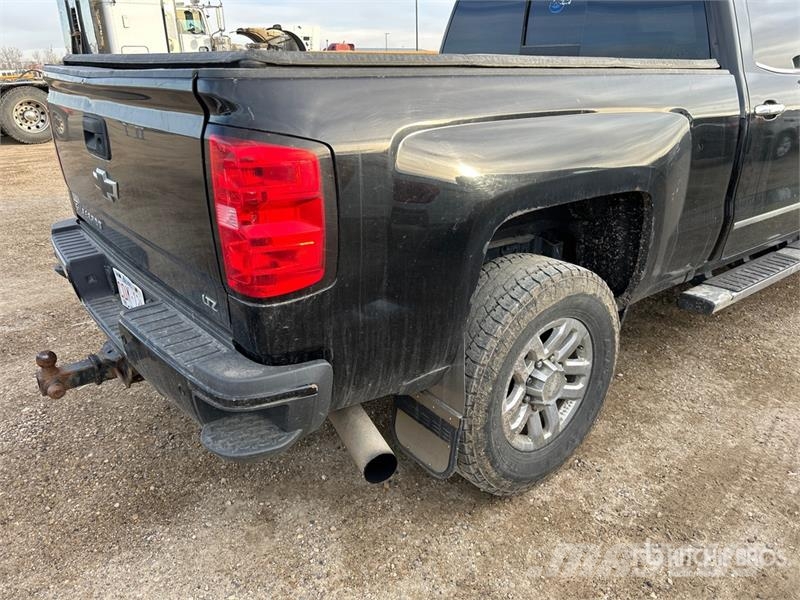 Chevrolet Silverado 3500HD Z71 4x4 Crew Cab Pickup أخرى