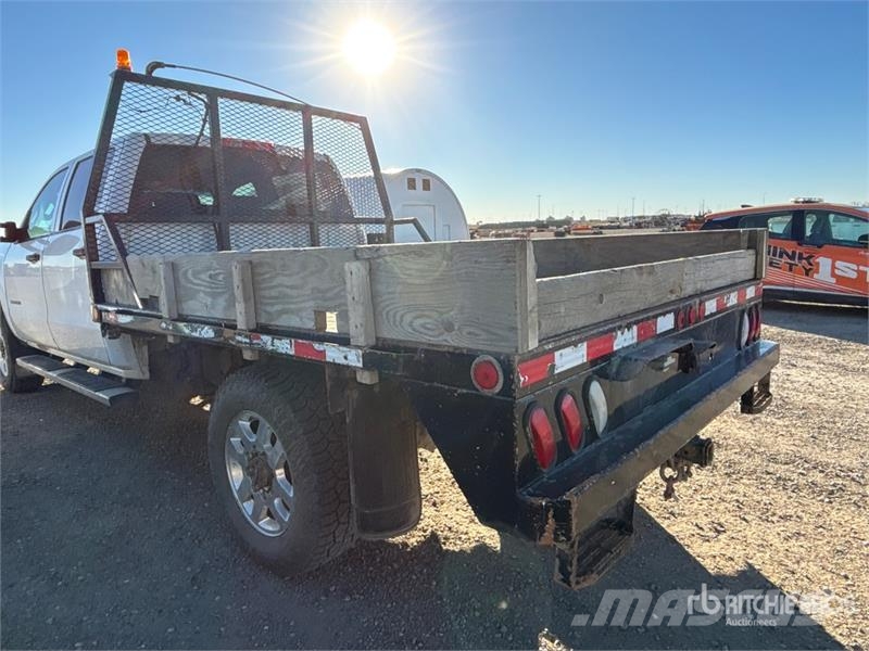 Chevrolet Silverado 3500HD Вантажівки-платформи/бокове розвантаження