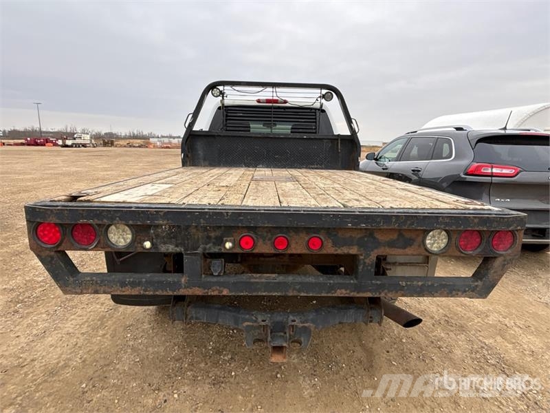 Chevrolet Silverado 3500HD Flatbed/Dropside trucks