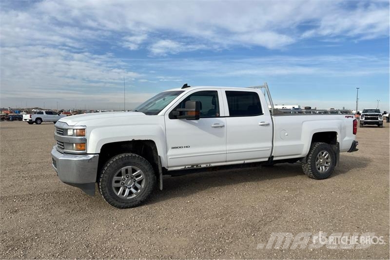 Chevrolet Silverado 3500HD 4x4 Crew Cab Pickup Citi