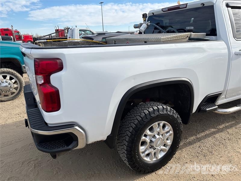Chevrolet Silverado 3500HD 4x4 Crew Cab Pickup Citi