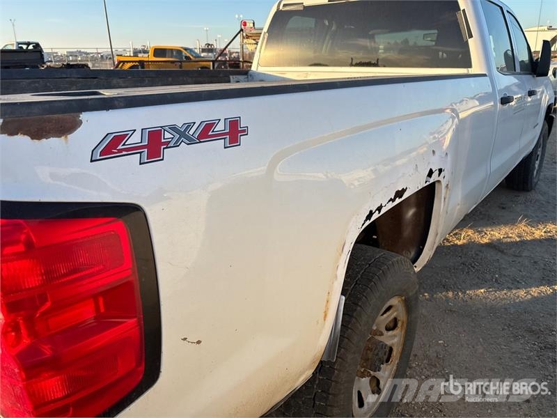 Chevrolet Silverado 3500HD 4x4 Crew Cab Pickup Anders