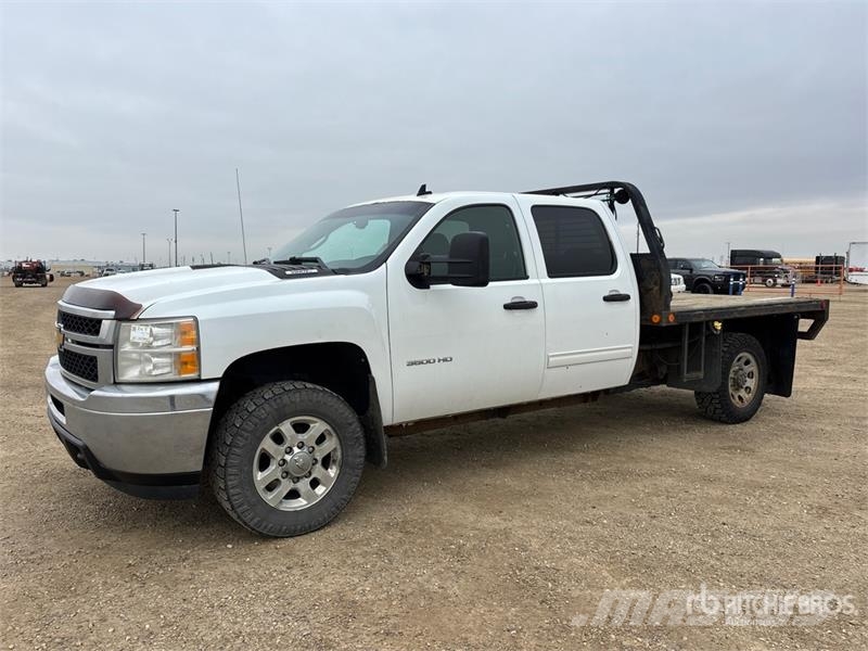 Chevrolet Silverado 3500HD Flatbed/Dropside trucks