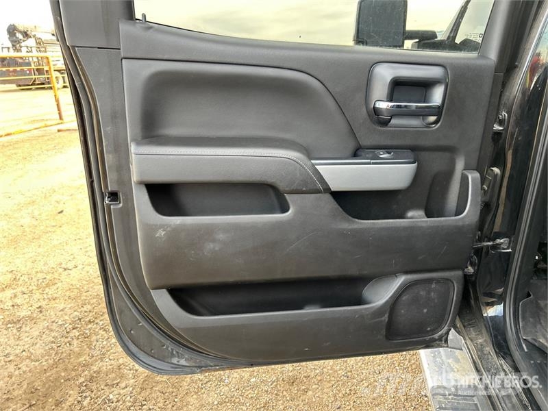 Chevrolet Silverado 3500HD Z71 4x4 Crew Cab Pickup أخرى