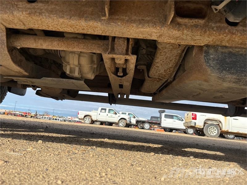 Chevrolet Silverado 3500HD Plošinové nákladné automobily/nákladné automobily so sklápacími bočnicami