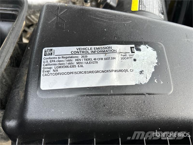 Chevrolet Silverado 3500HD Z71 4x4 Crew Cab Pickup Outro