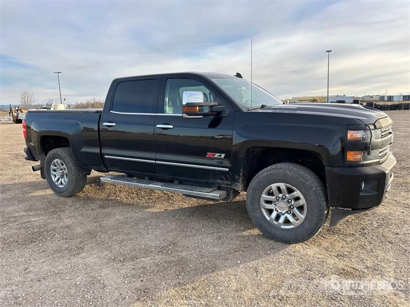 Chevrolet Silverado 3500HD Z71 4x4 Crew Cab Pickup أخرى