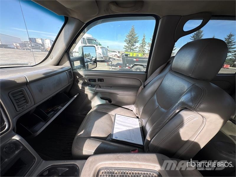 Chevrolet SILVERADO 3500 4x4 Crew Cab Pickup Citi