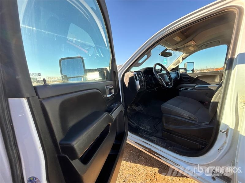 Chevrolet Silverado 3500HD LT 4x4 Crew Cab Pickup Ostalo