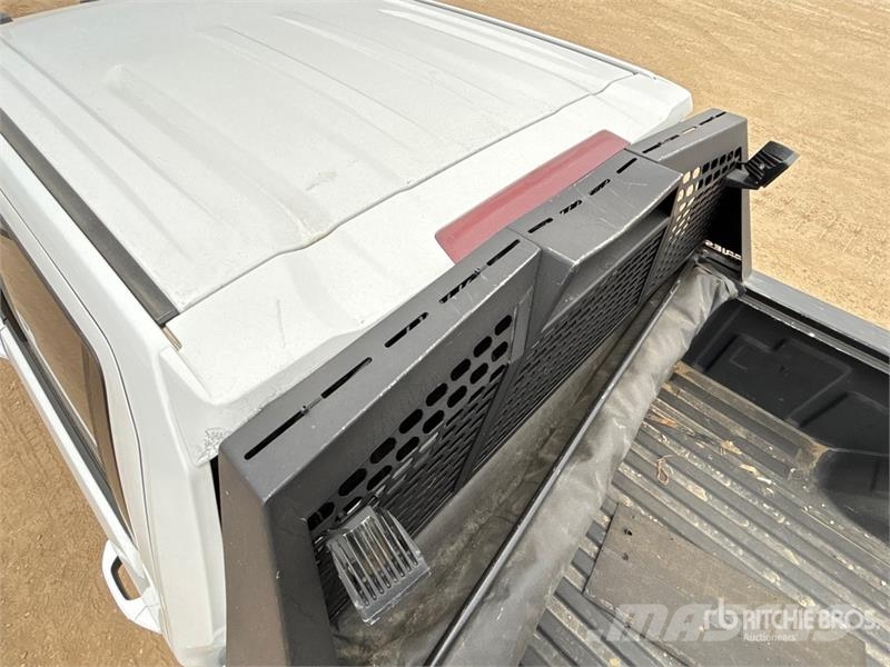 Chevrolet Silverado 3500HD LT 4x4 Crew Cab Pickup Прочие фургоны