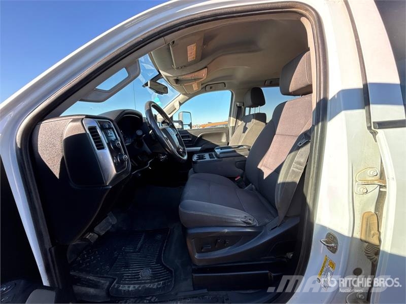 Chevrolet Silverado 3500HD LT 4x4 Crew Cab Pickup Ostalo