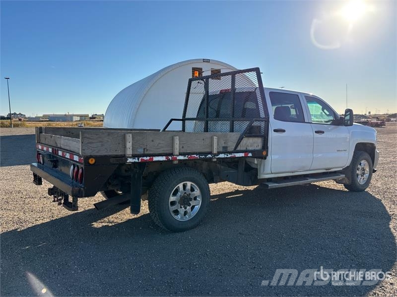 Chevrolet Silverado 3500HD Вантажівки-платформи/бокове розвантаження