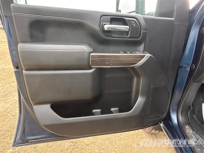 Chevrolet Silverado 3500HD LT 4x4 Crew Cab Pickup Övriga bilar