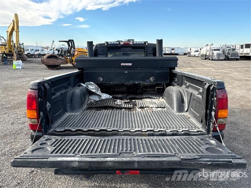 Chevrolet SILVERADO 3500 4x4 Crew Cab Pickup Citi