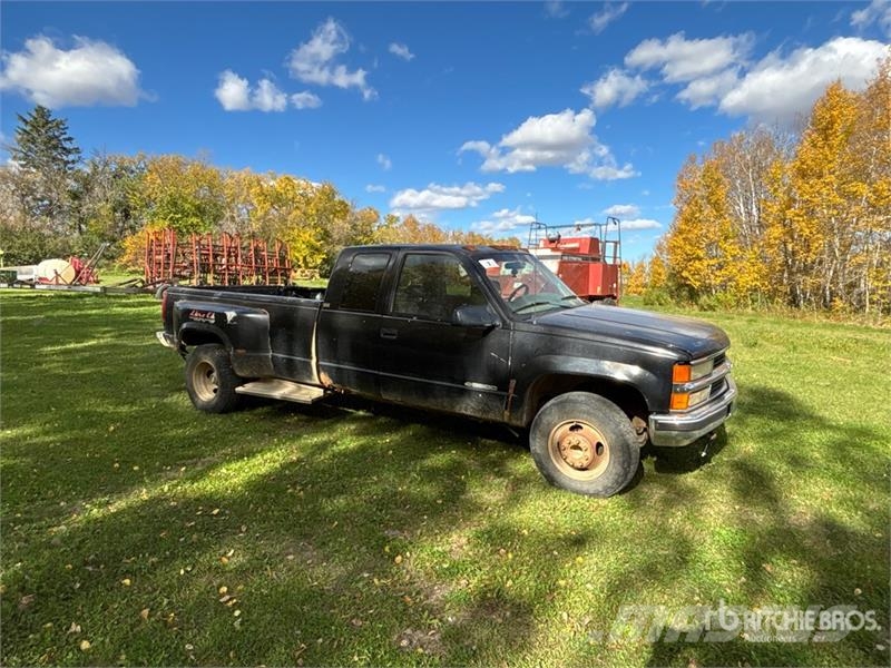 Chevrolet Silverado 3500 4x4 Crew Cab Pickup Otros