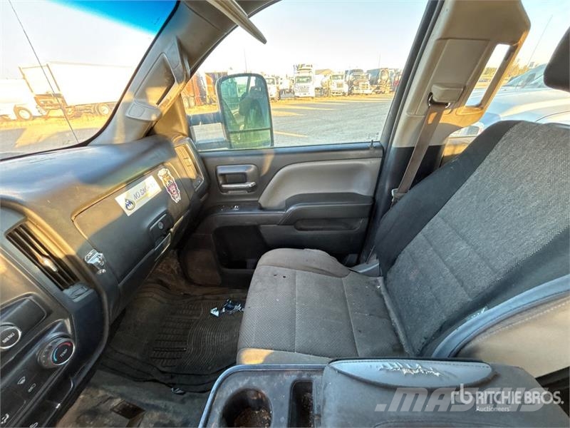 Chevrolet Silverado 3500HD 4x4 Crew Cab Pickup Anders